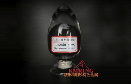 Molybdenum dioxide
